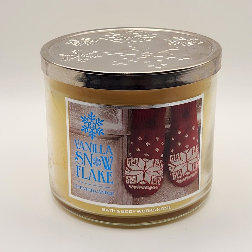 NEW Bath & Body Works Vanilla Snowflake 3-Wick Candle 25-45 burn hours, 14 oz